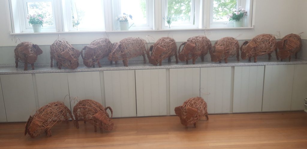 Willow Pig Workshop by Dragon Willow 1 Dragon willow pigs